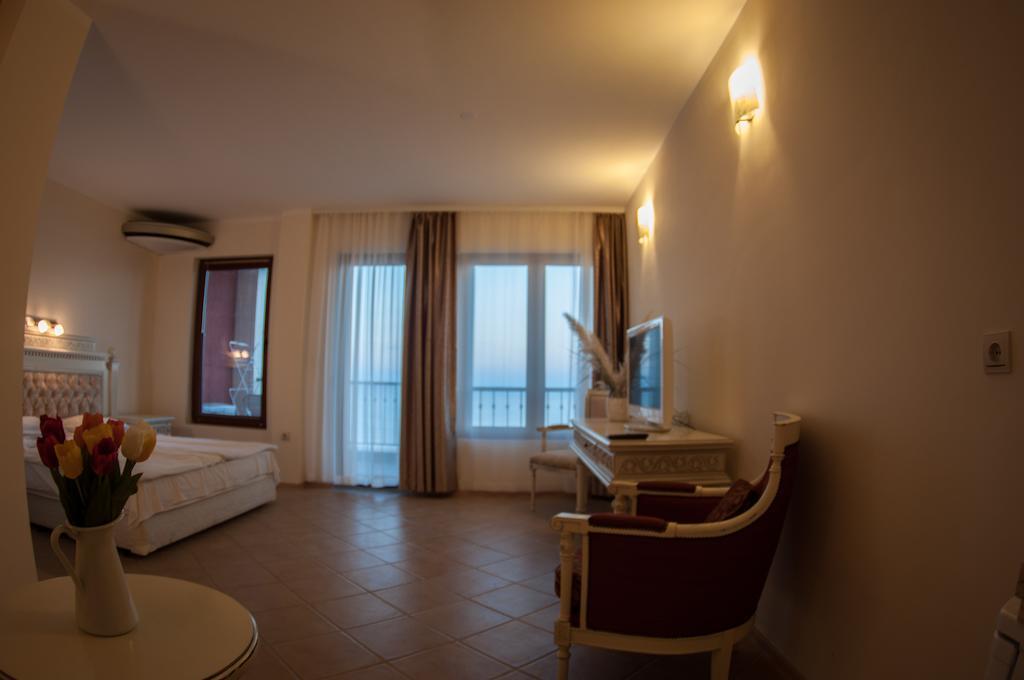 Rocamar Beach Resort Tsarevo Quarto foto